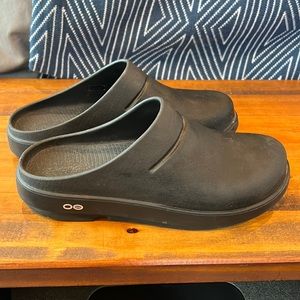 Oofos Clogs